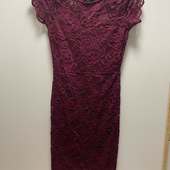 Streetwear Society Lace Burgundy Dress - Picture 2 of 6
